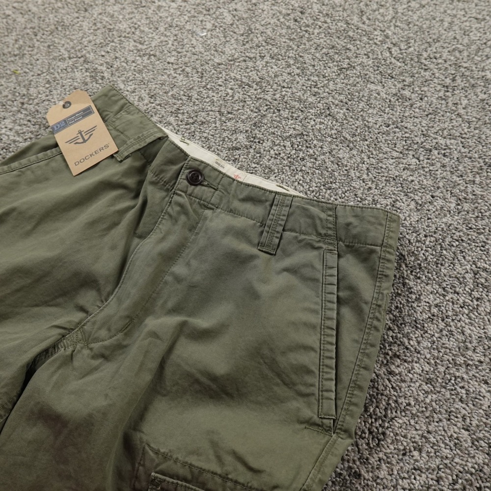 NEW Dockers Shorts Mens 30 Green Cargo Utility Work Outdoor Work Hiking Military